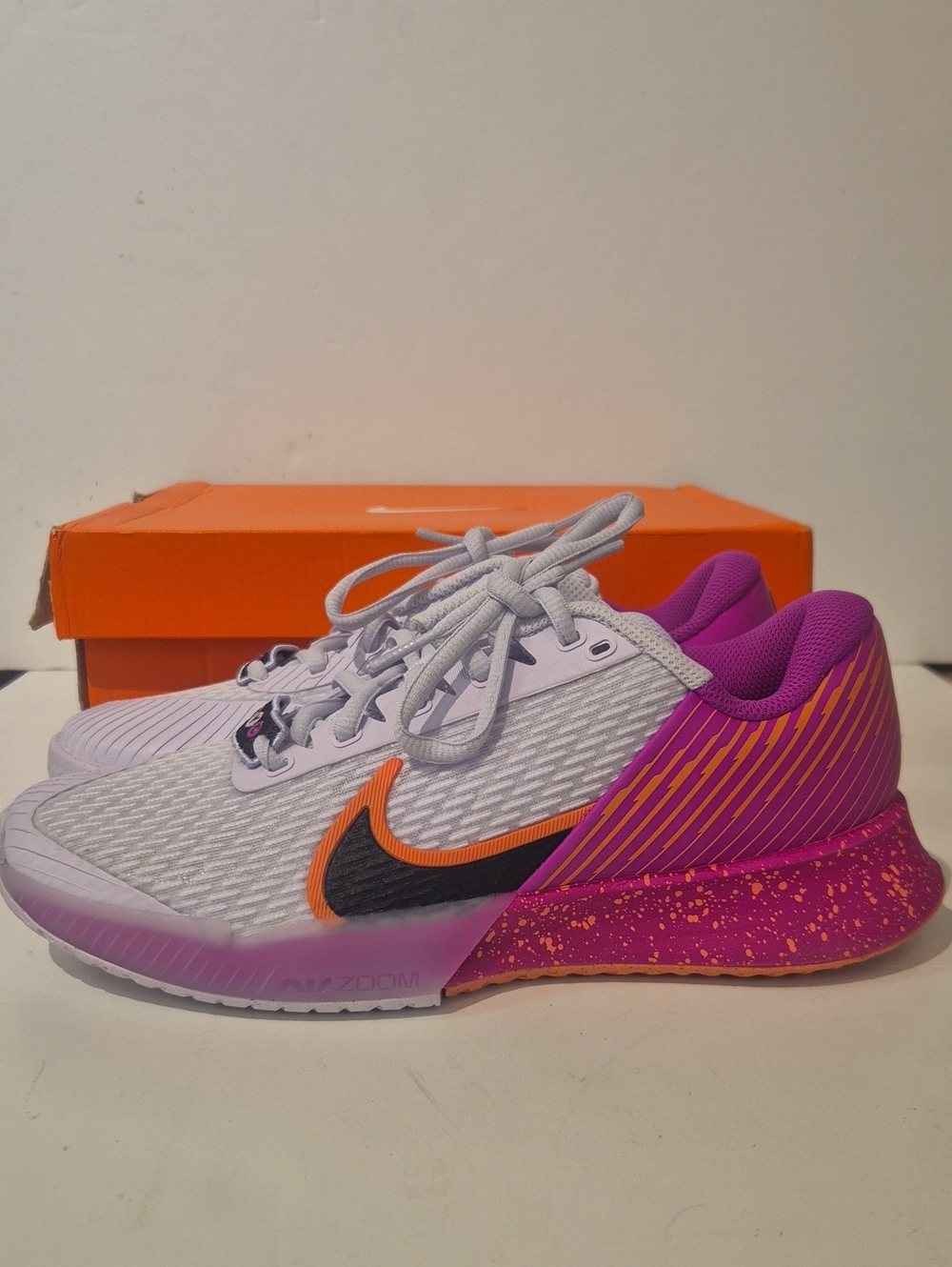 Nike Women's Zoom Vapor Pro 2 HC PrM Size 7 Barely Grape/Light Wild Mango/Black